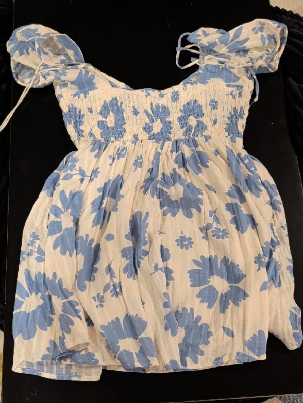 American Eagle Outfitters White and Light Blue Floral Smocked Top - Picture 3 of 3